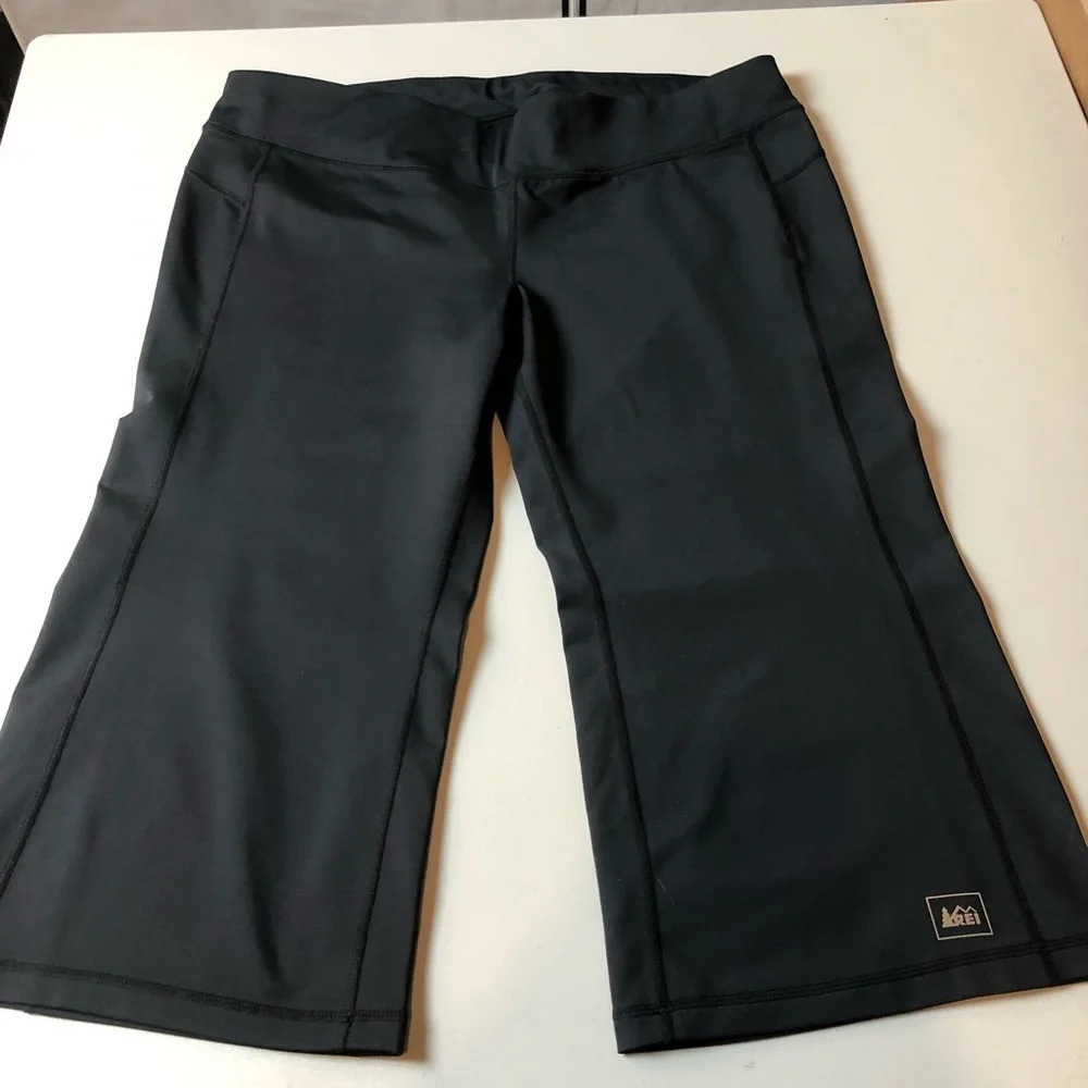 REI Black Capri Leggings Size Large for Yoga